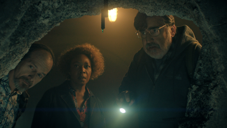 The Boroughs: la nueva serie de Netflix producida por los creadores de Stranger Things que viene a robar el trono… con abuelos