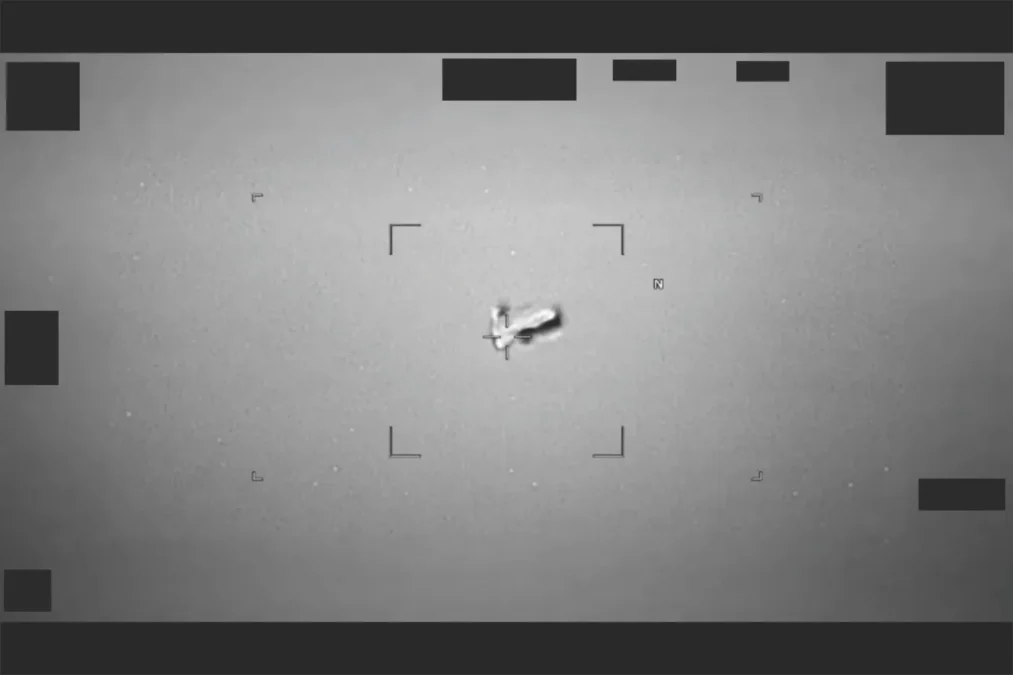 El Comando Indo-Pacífico de Estados Unidos informó sobre un UAP (Avión Fantasma No Identificado) con forma de balón de fútbol cerca de Japón.